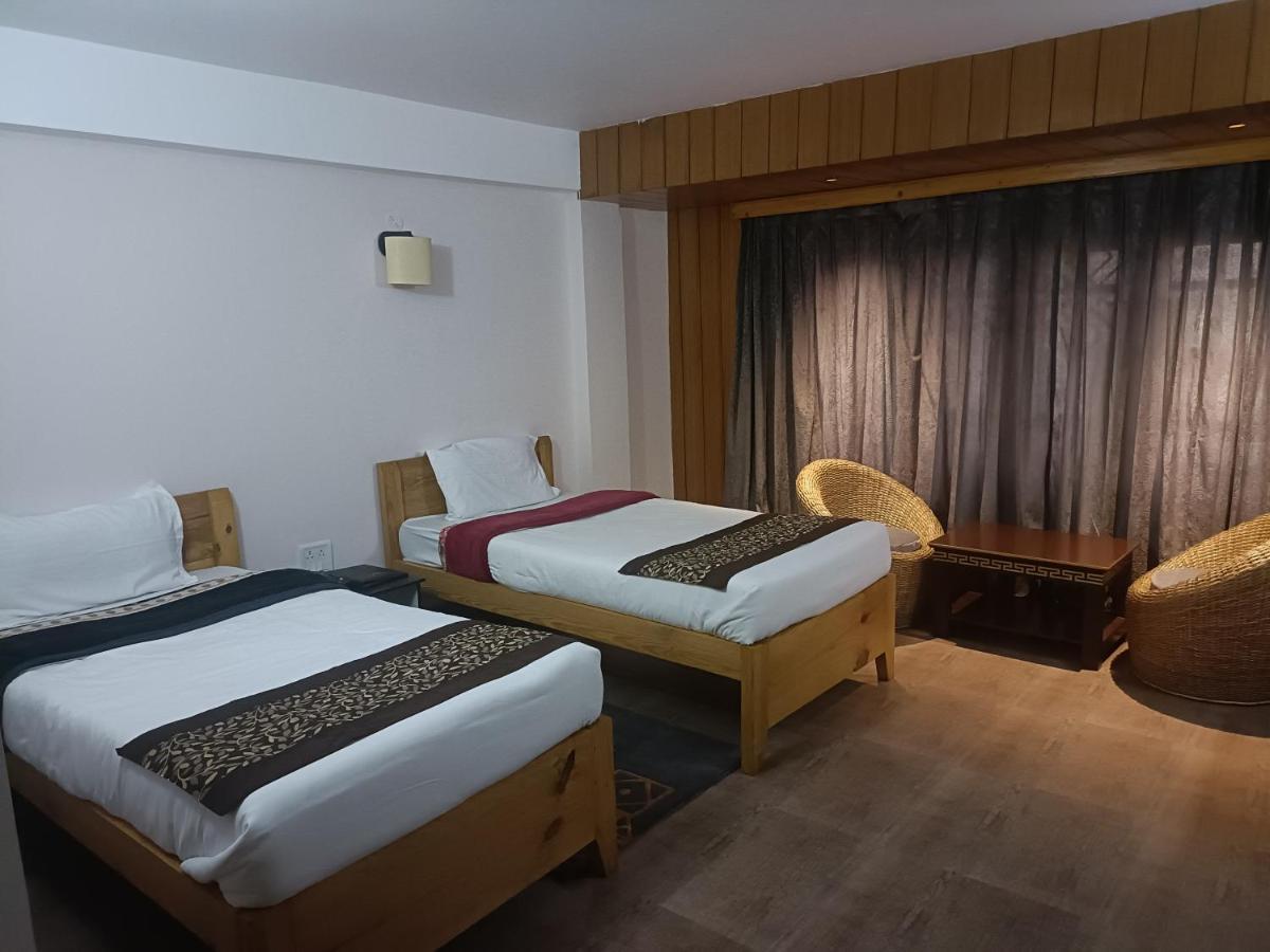 Hotel Vajra 타왕 외부 사진