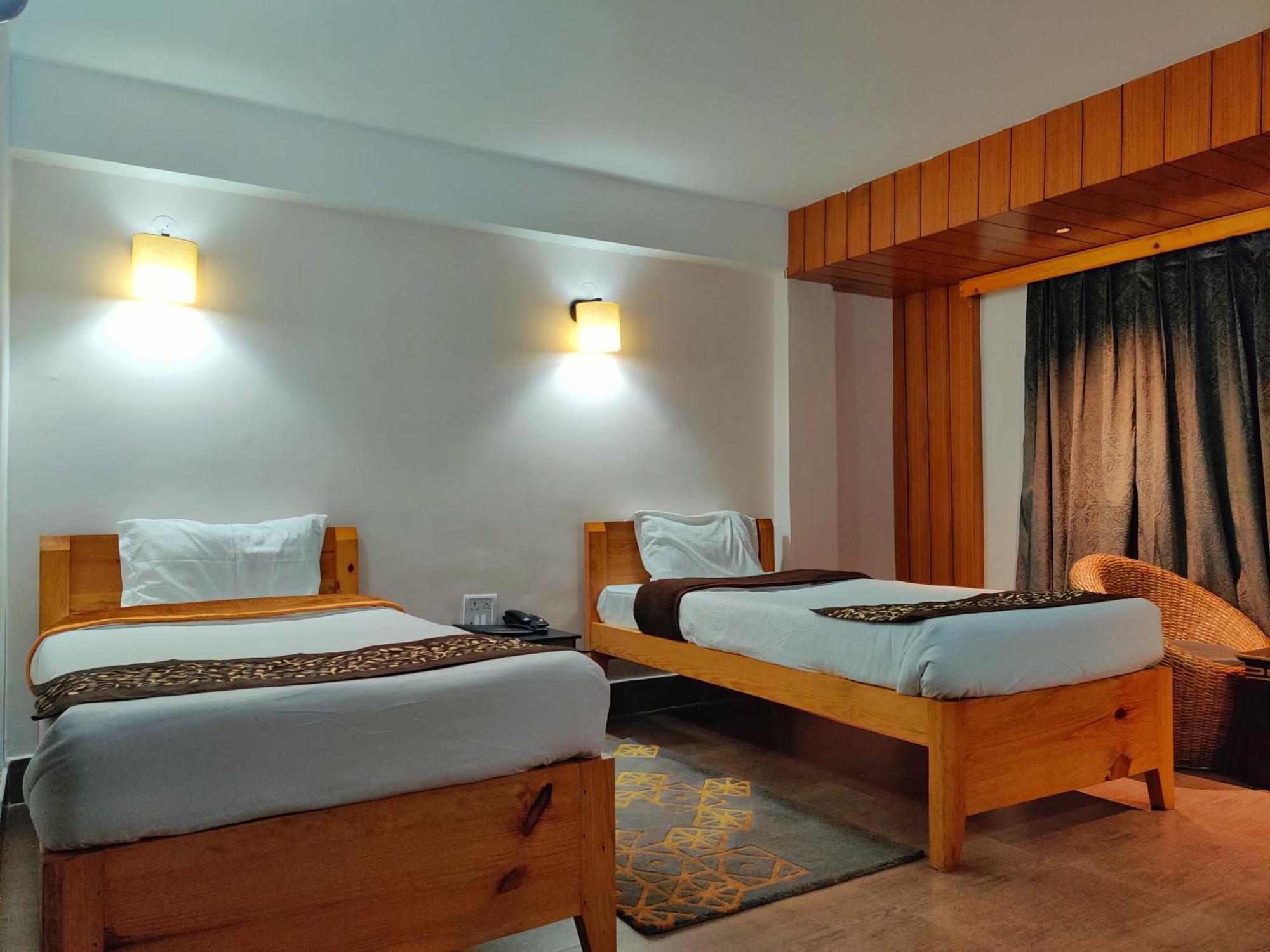 Hotel Vajra 타왕 외부 사진